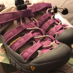 Kids Keen Newport H2 - LIKE NEW